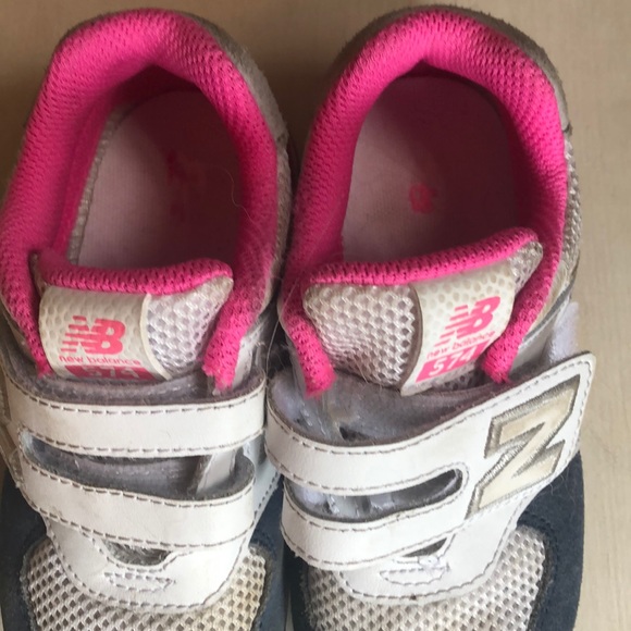 Pair of loved toddler sneakers: NB and SR - Picture 3 of 11
